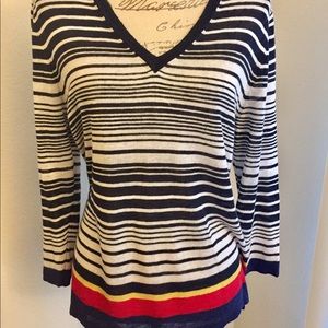 3/$25 🎈ANNE KLEIN striped v-neck sweater